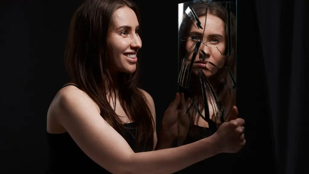 can bipolar be mistaken for autism